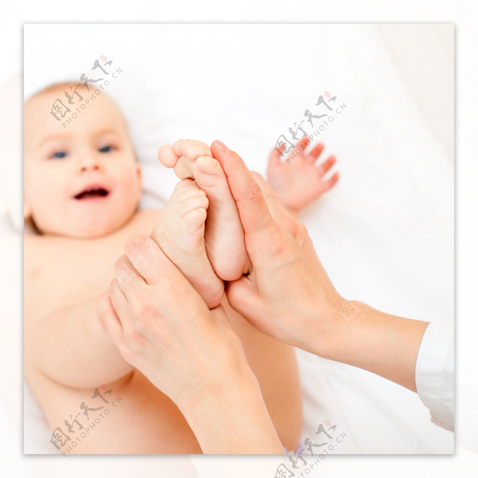 可爱宝宝的小脚丫图片