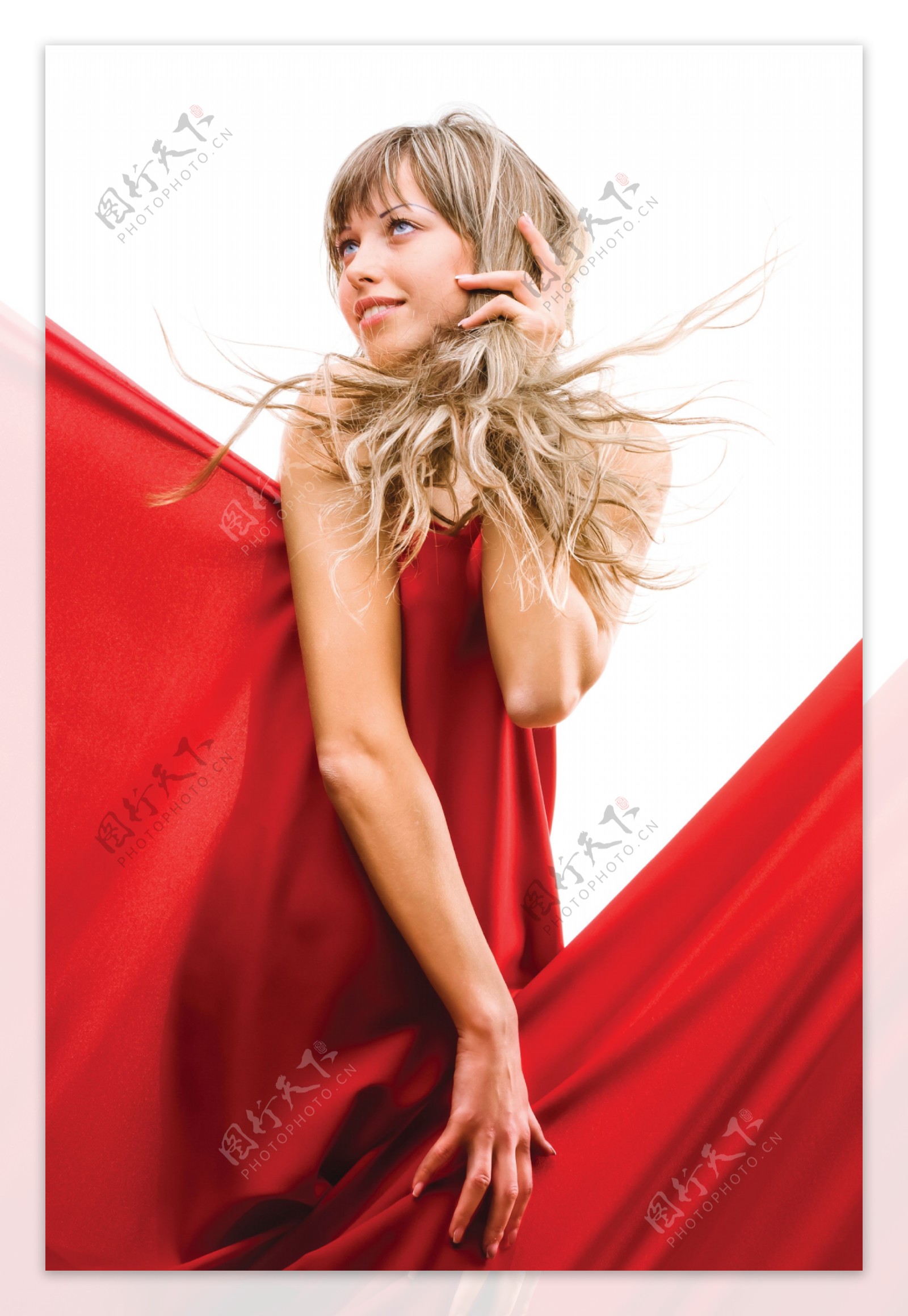 红衣女人图片