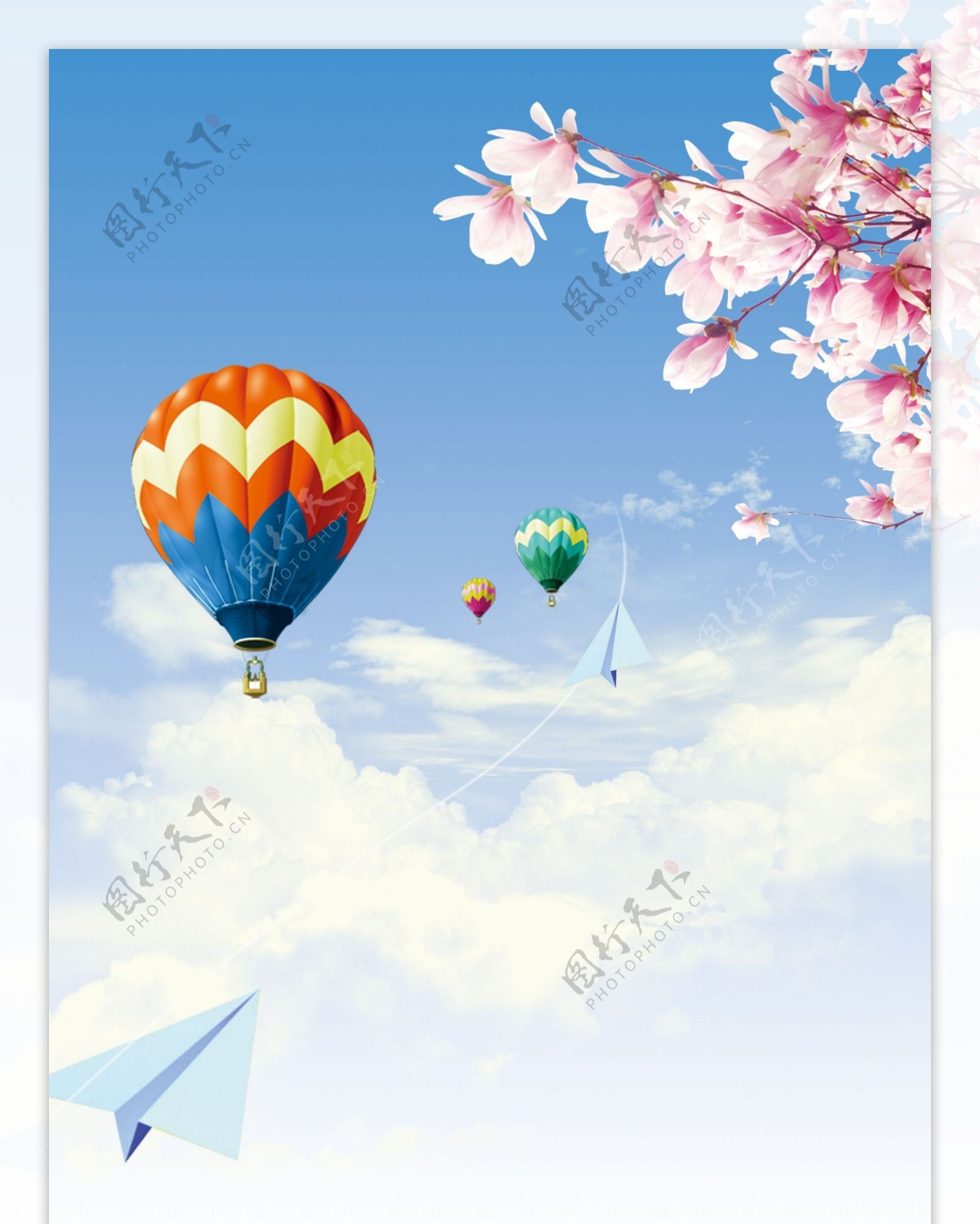 蓝天热气球桃花背景