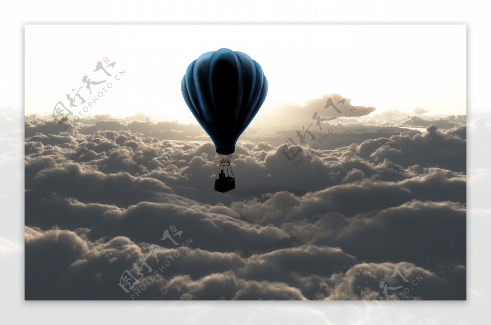 云层上的热气球图片