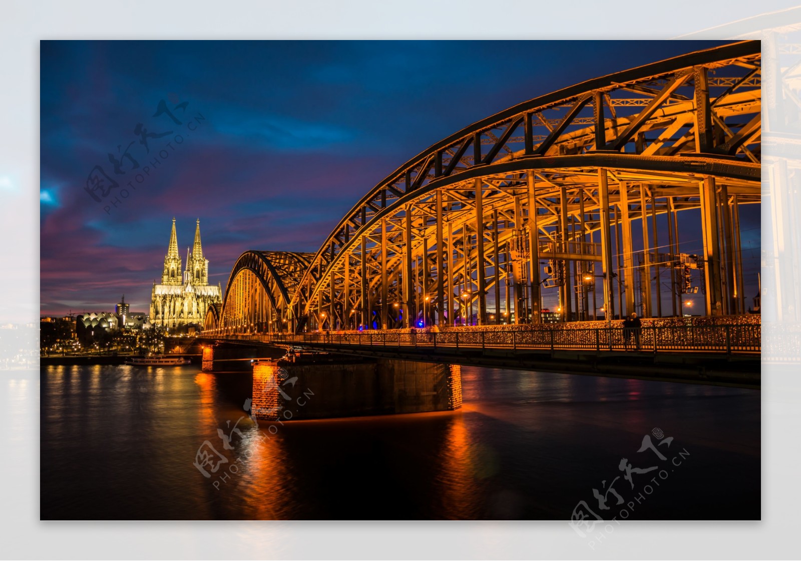 璀璨大桥夜景图片
