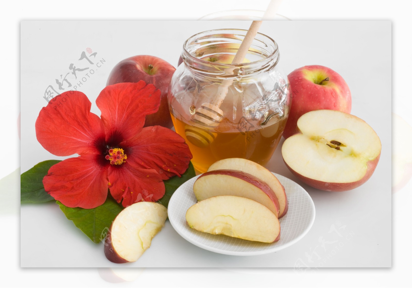 一罐蜂蜜和苹果