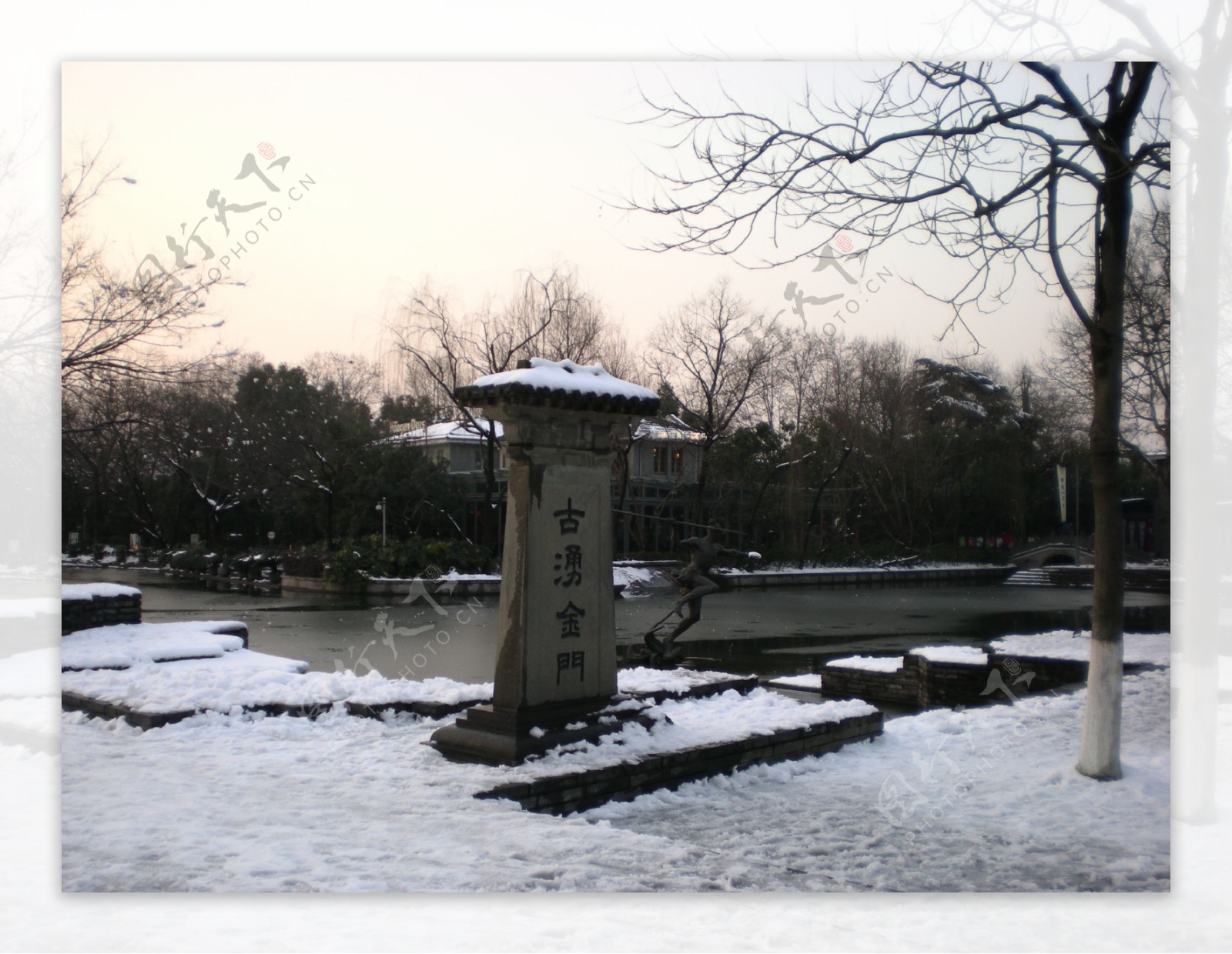 西湖雪景图片