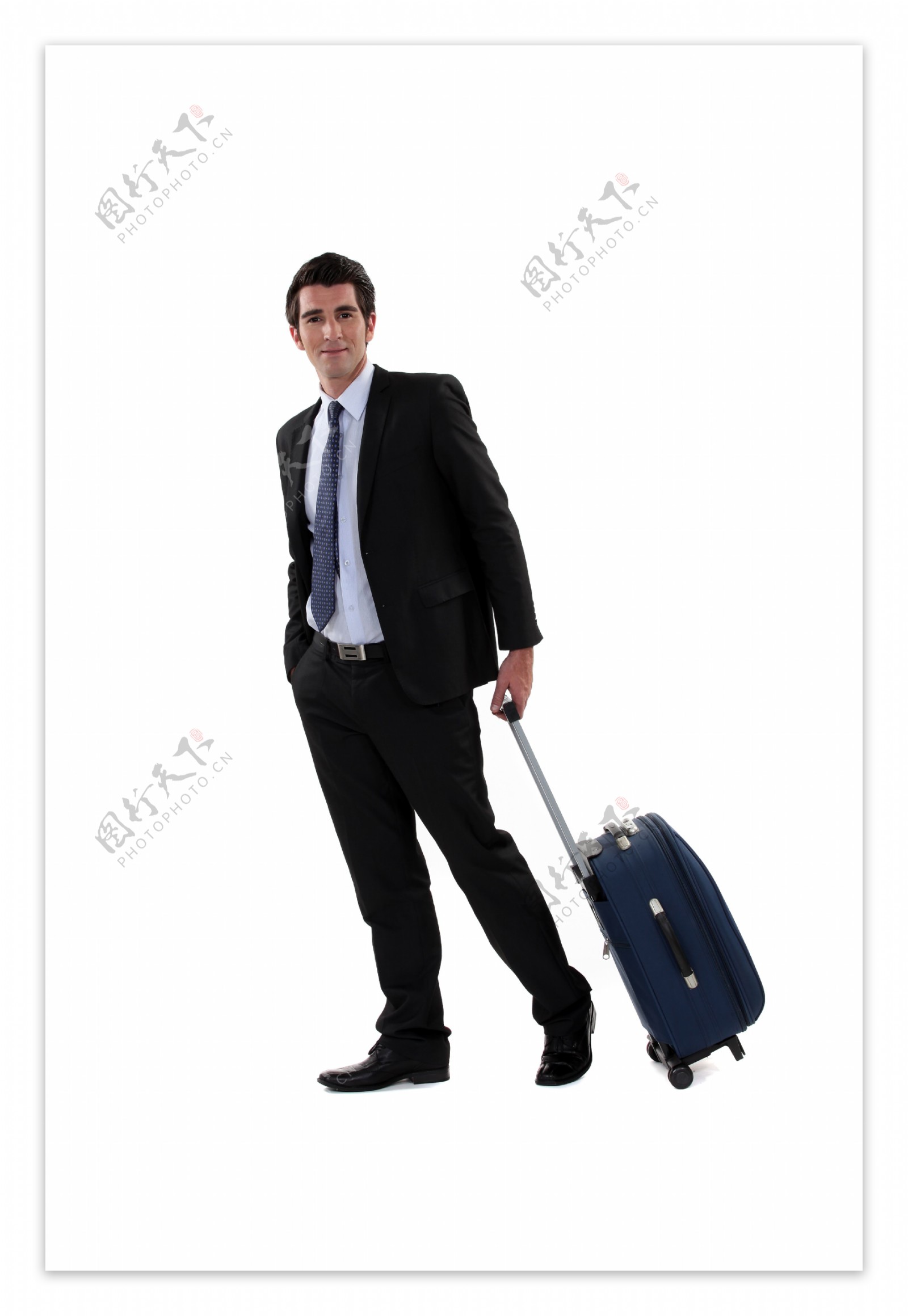 拖着行李箱的男士图片
