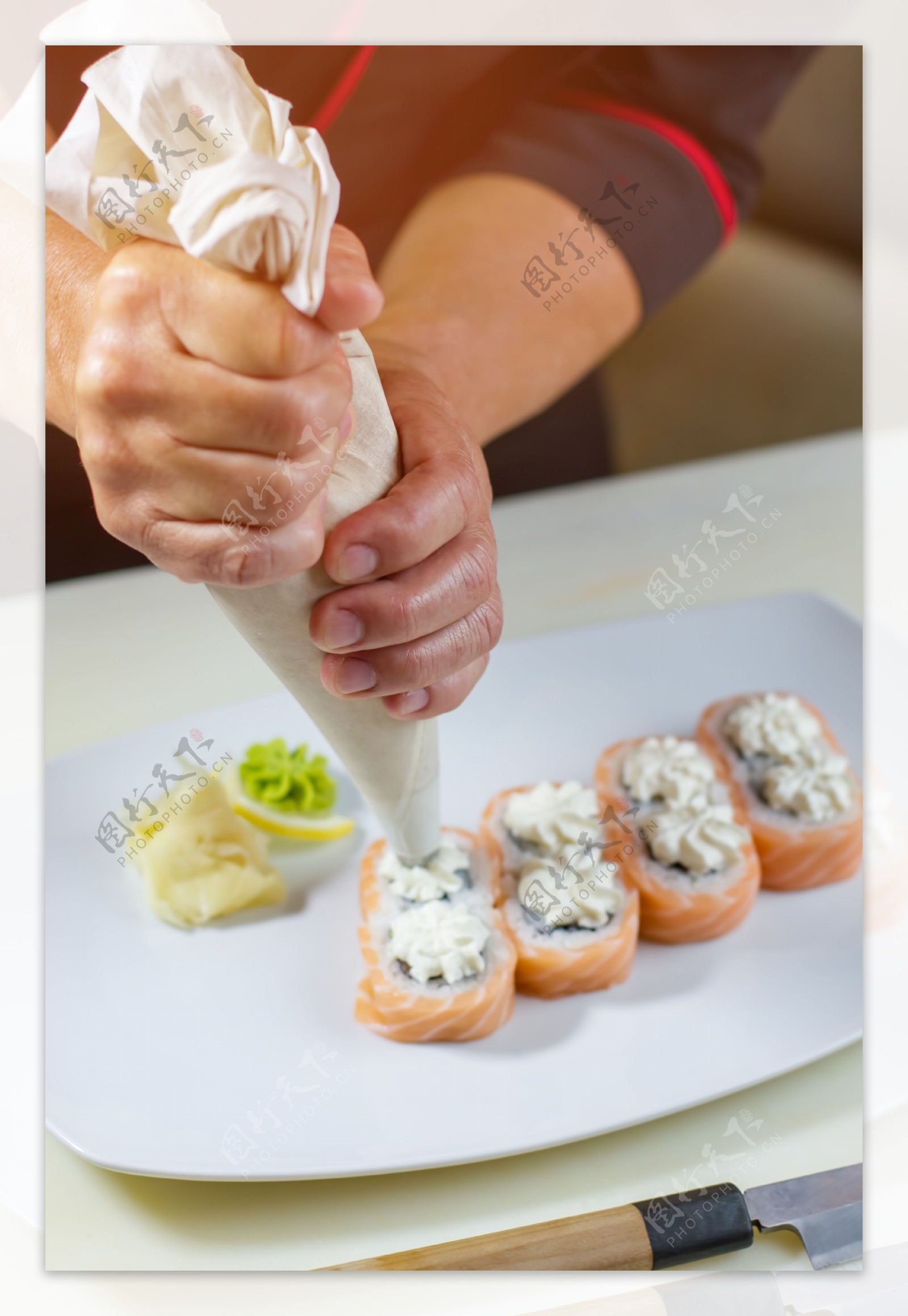 沙拉酱寿司图片