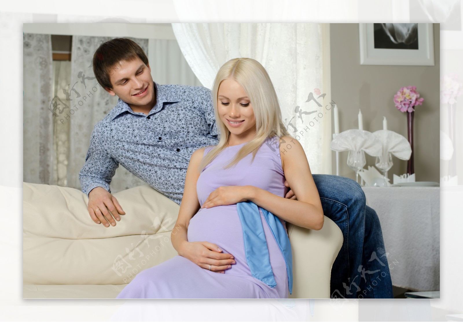 怀孕的新人情侣图片