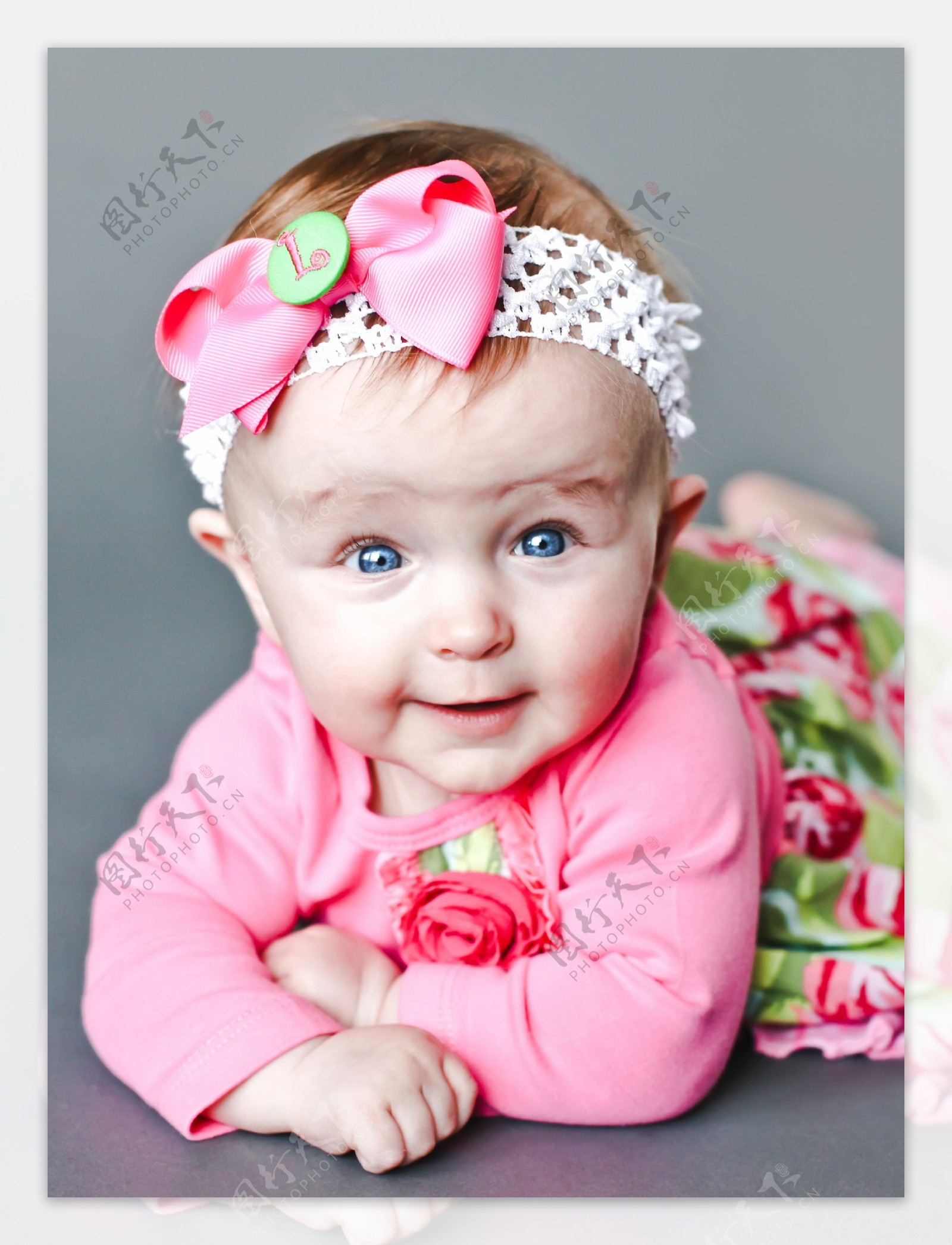 粉色裙子婴儿图片