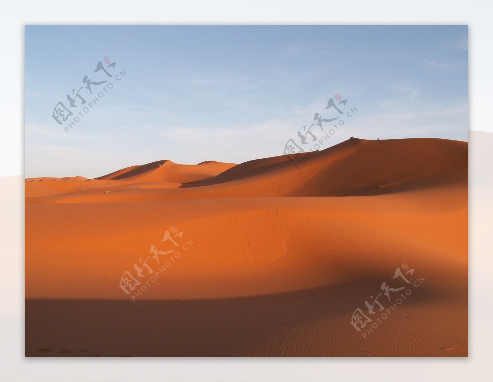 高清荒凉沙漠风景图片