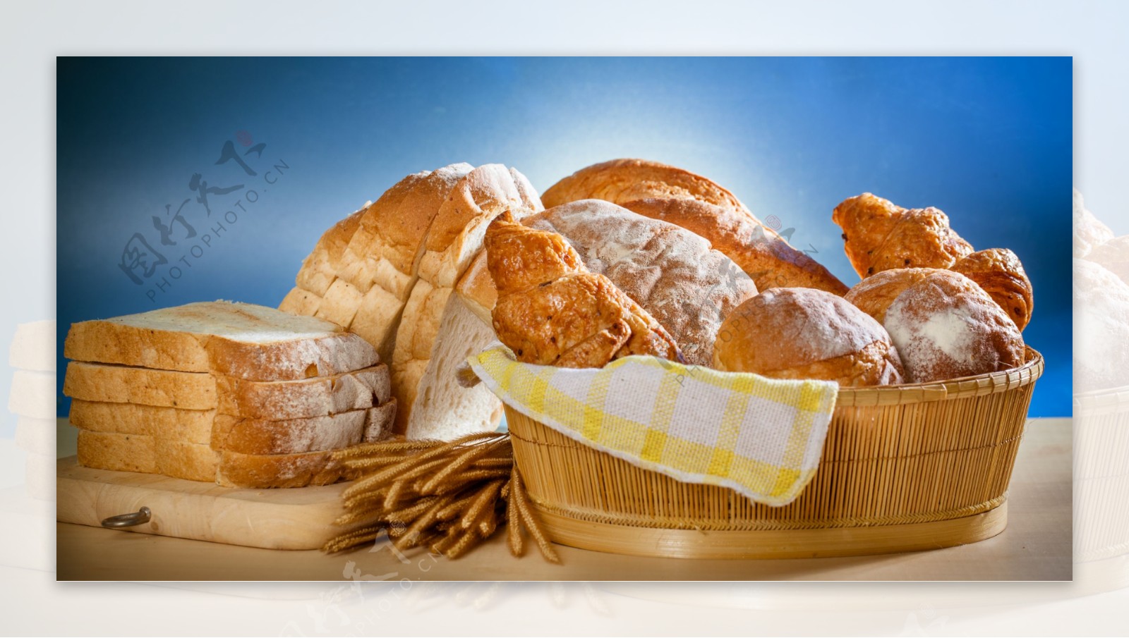 麦穗与面包美食
