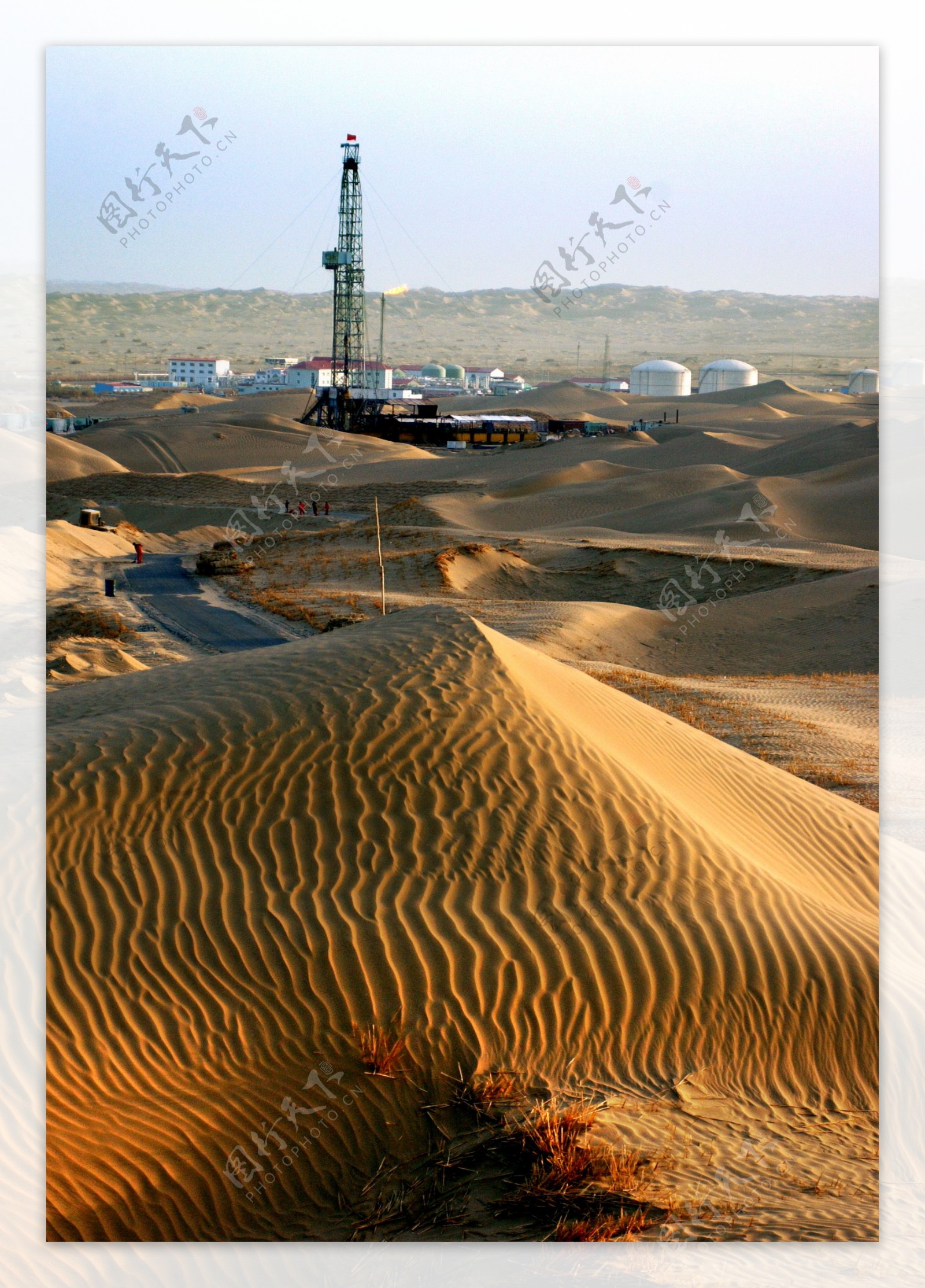 沙漠气田图片