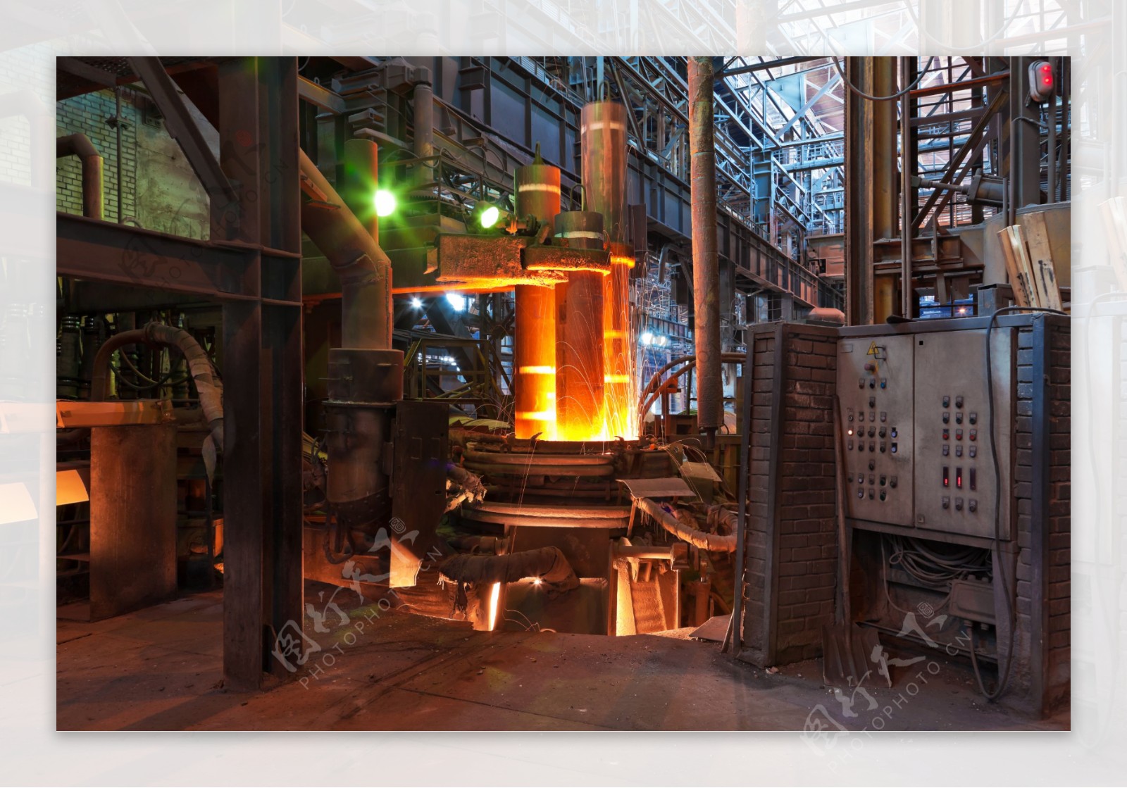 钢铁厂炼炉图片