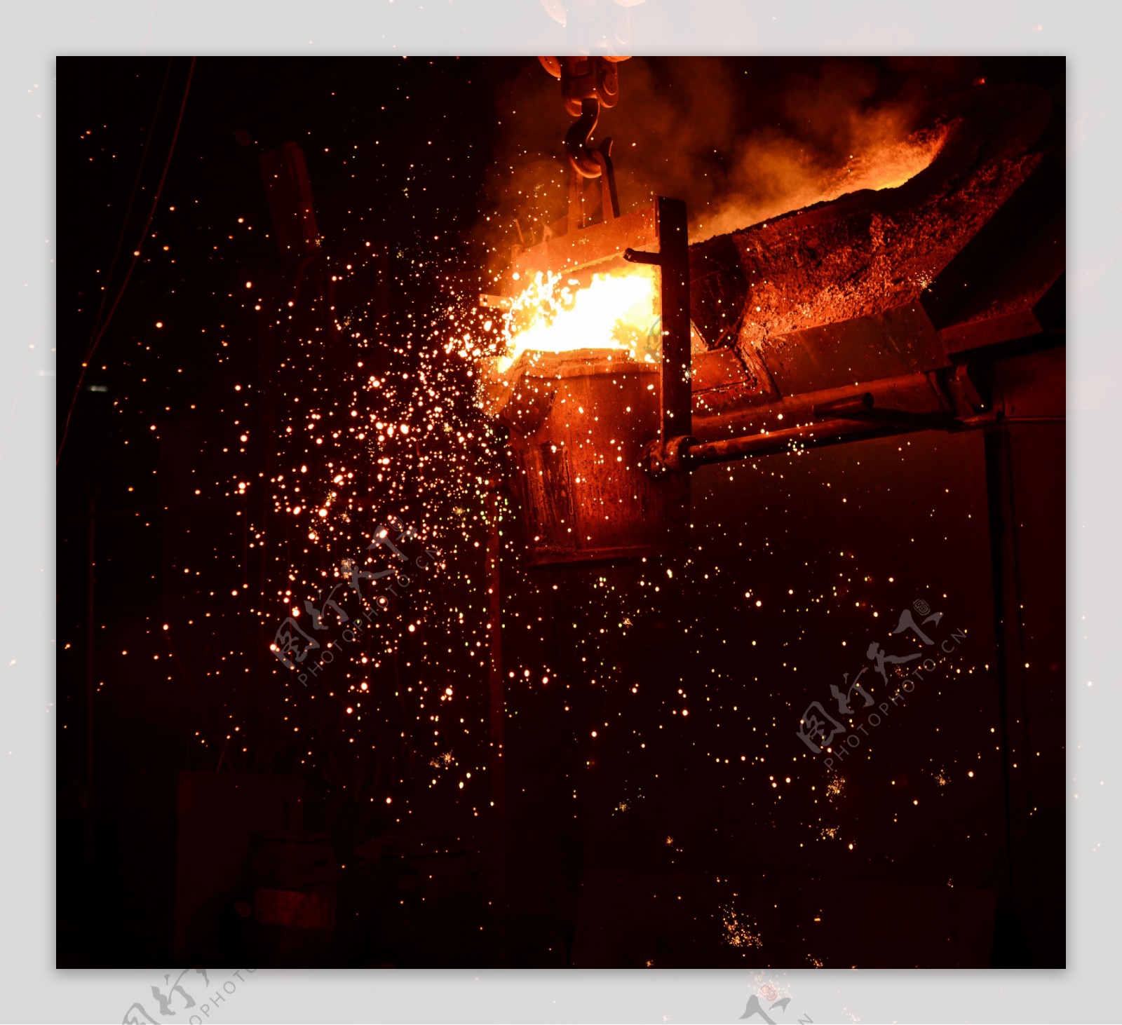 钢铁熔炉图片