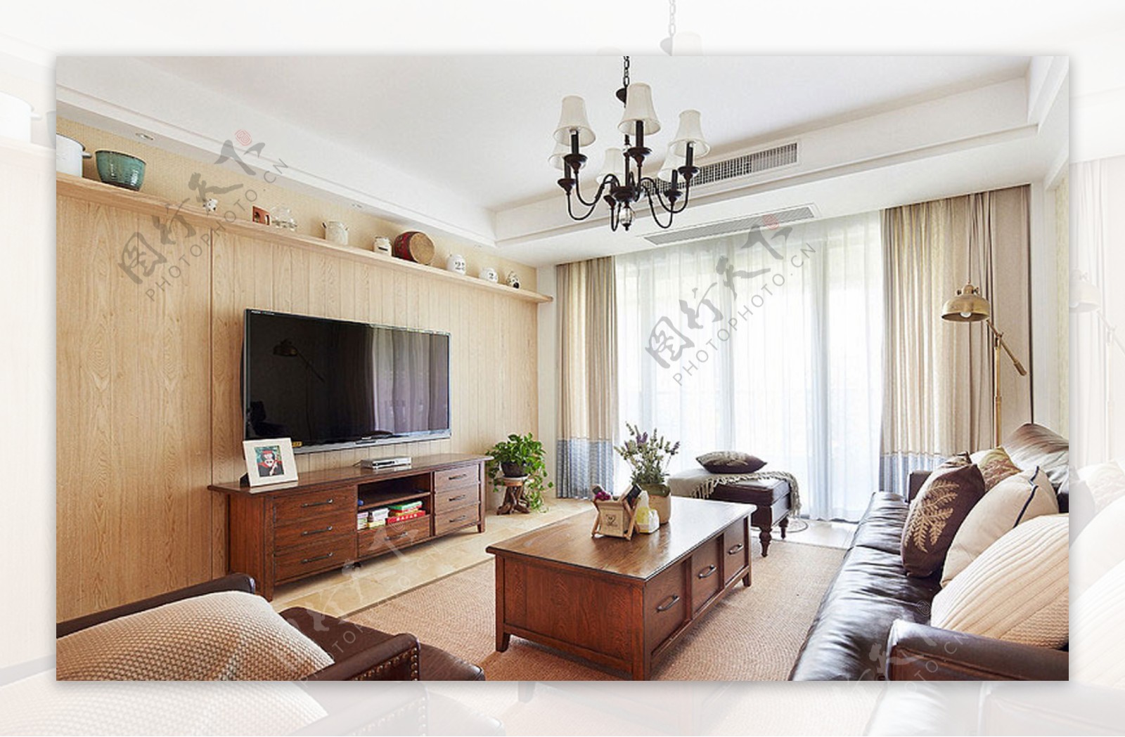 日式简约风格客厅电视机实木背景墙效果图