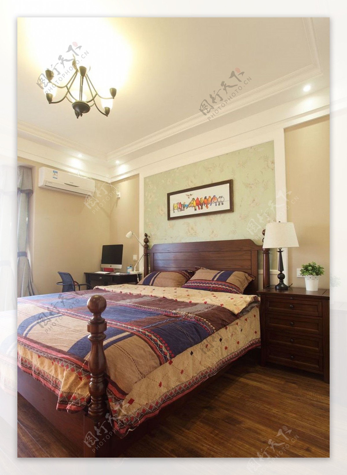 美式小户型简约卧室背景墙装修效果图