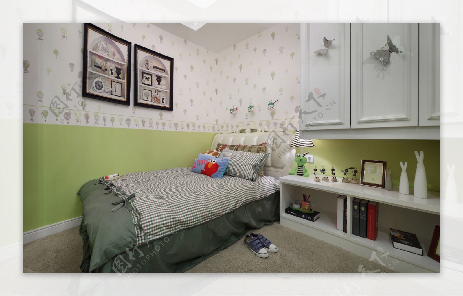 小清新卧室深绿色床品室内装修效果图