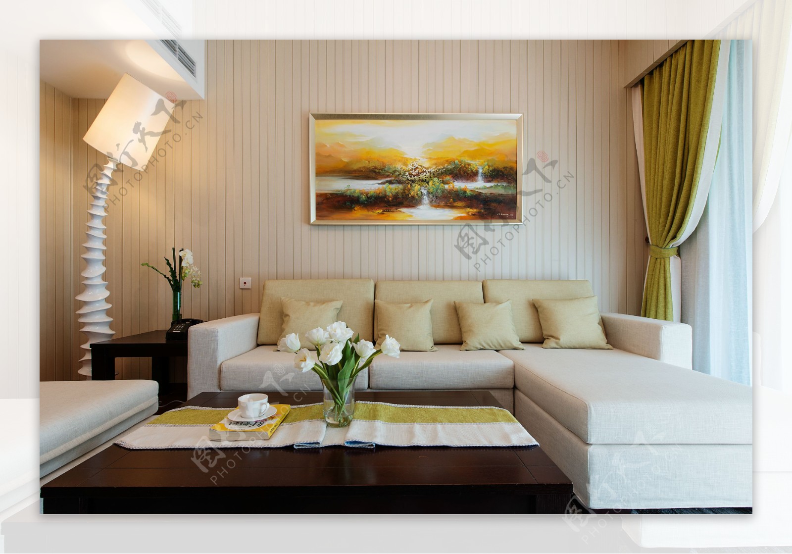 现代时尚温馨客厅土黄色窗帘室内装修效果图