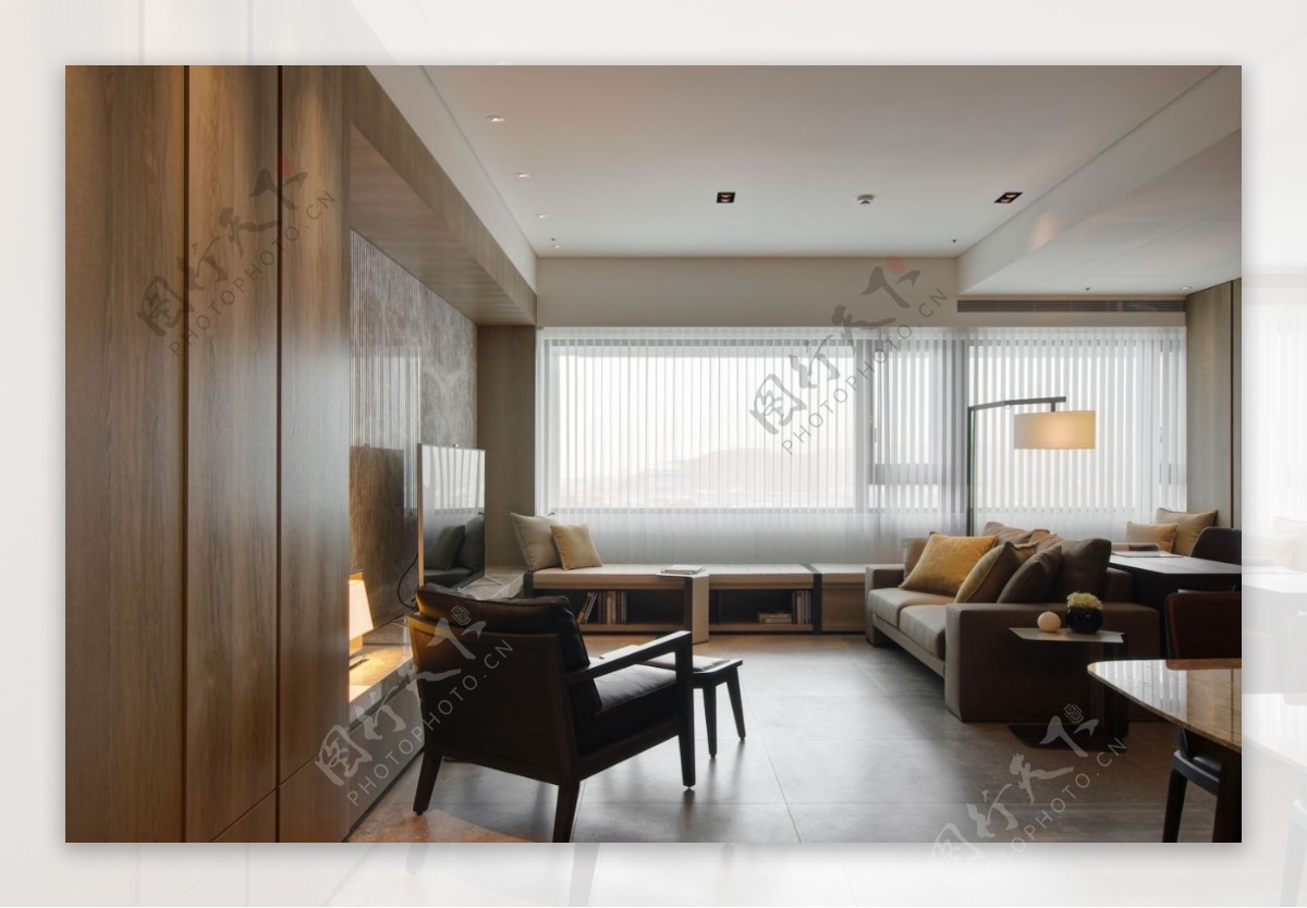 现代清新客厅木制背景墙室内装修效果图