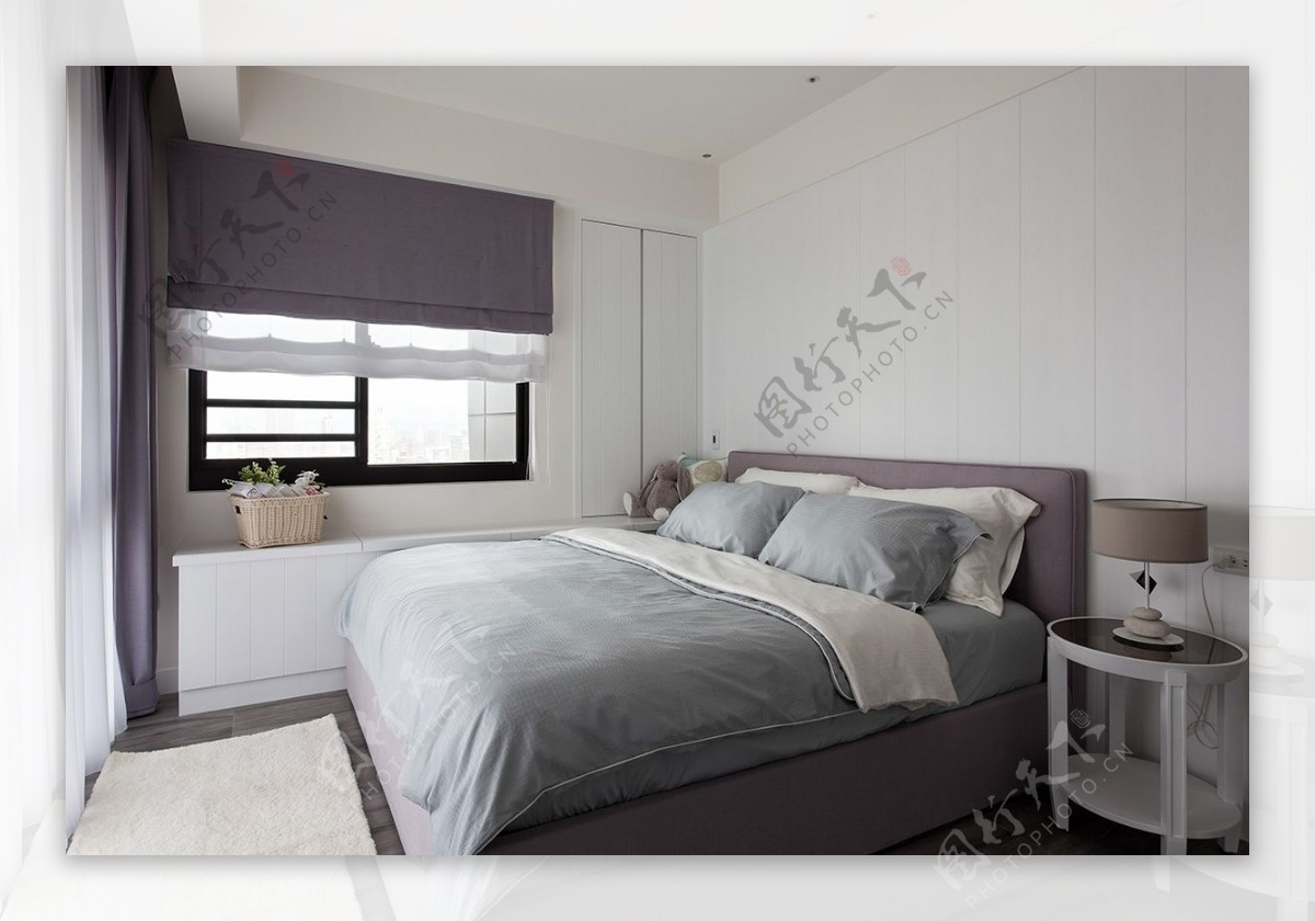 现代简约卧室白色地毯室内装修效果图