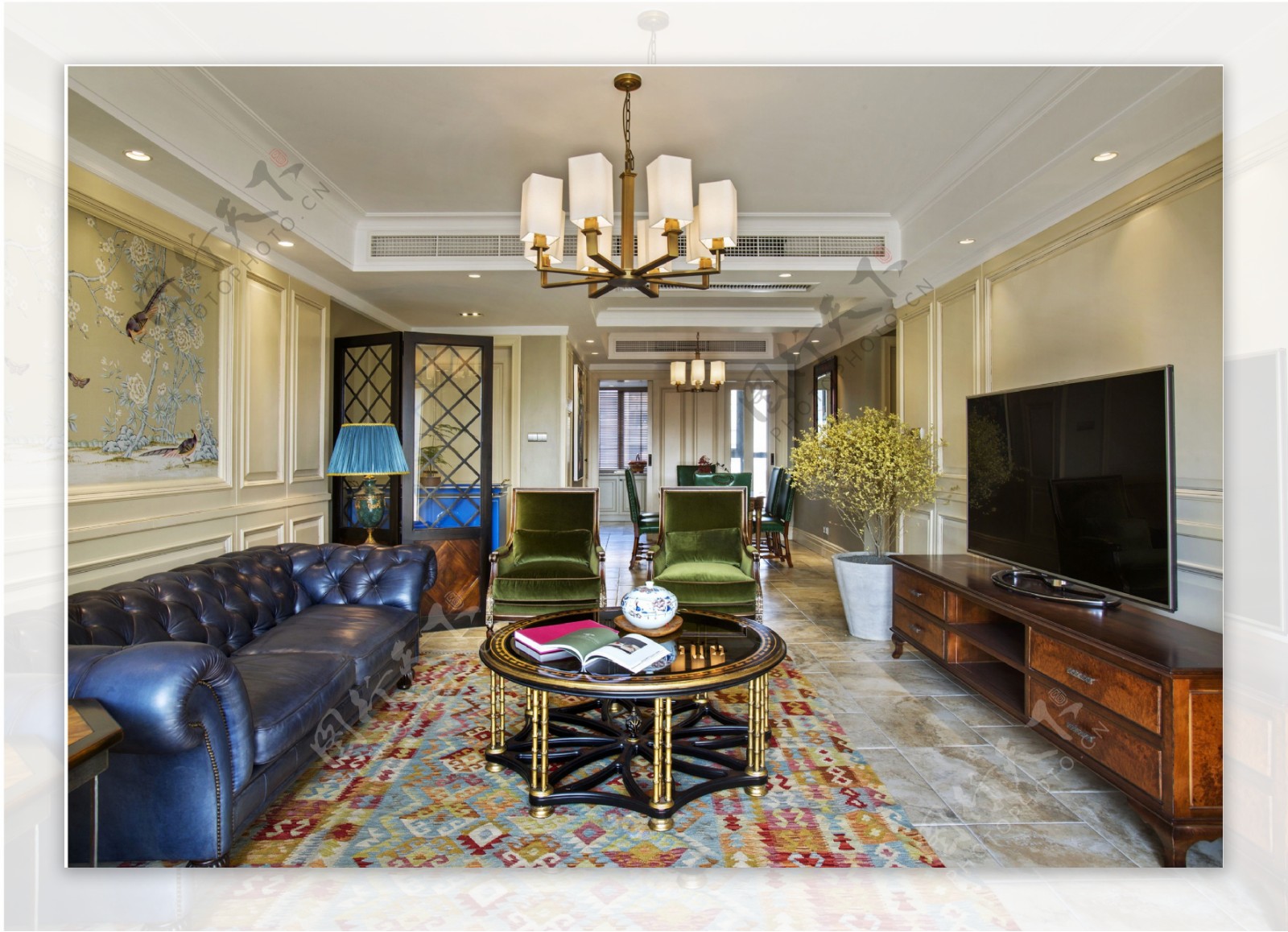 欧式轻奢客厅深蓝色亮面沙发室内装修效果图