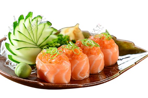 新鲜三文鱼卷日式料理美食产品实物