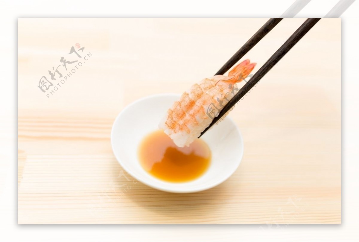 日本料理车虾寿司酱油