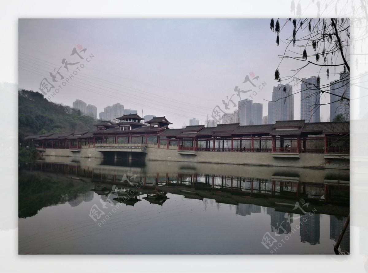 彩云湖风雨廊桥