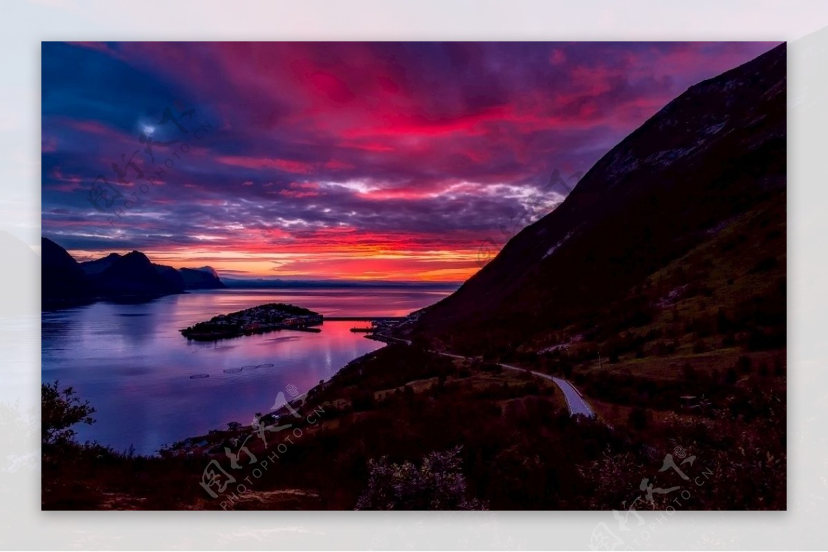 夕阳下的大山风景