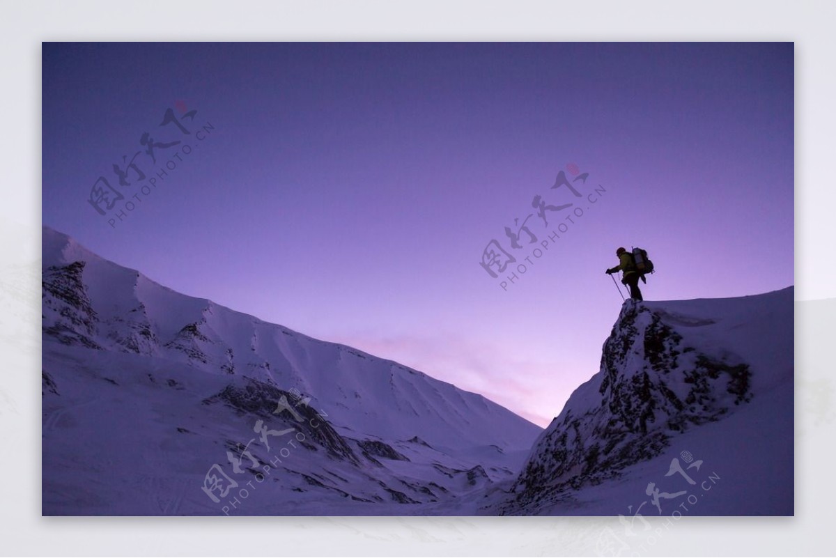 登山雪山