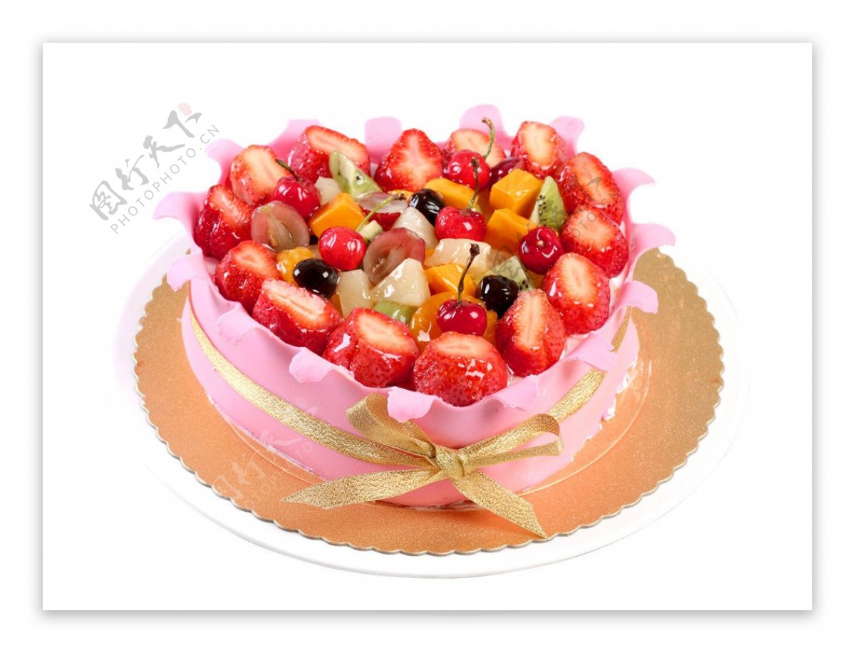 粉色爱心草莓蛋糕