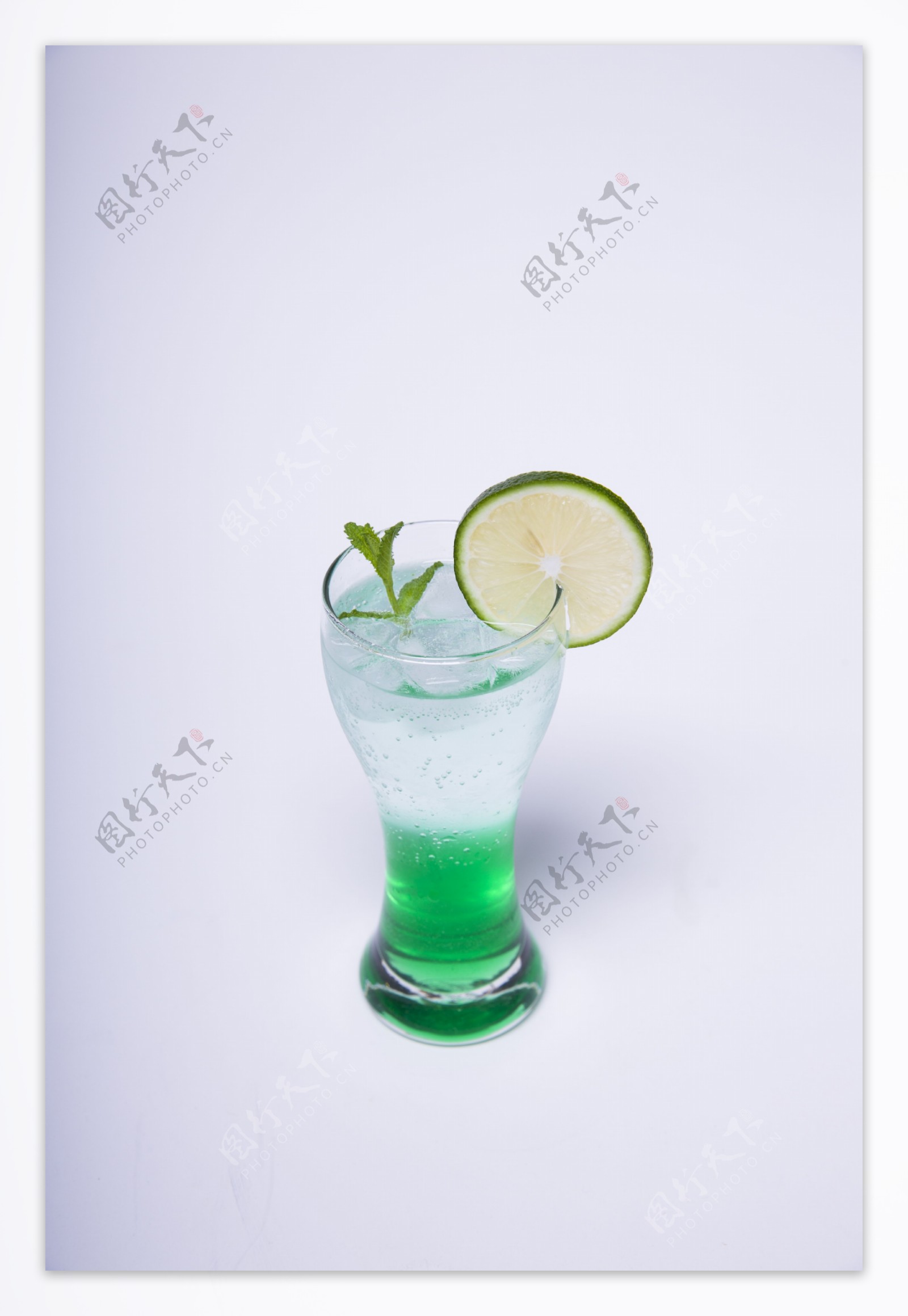 夏日清凉绿色气泡饮料2