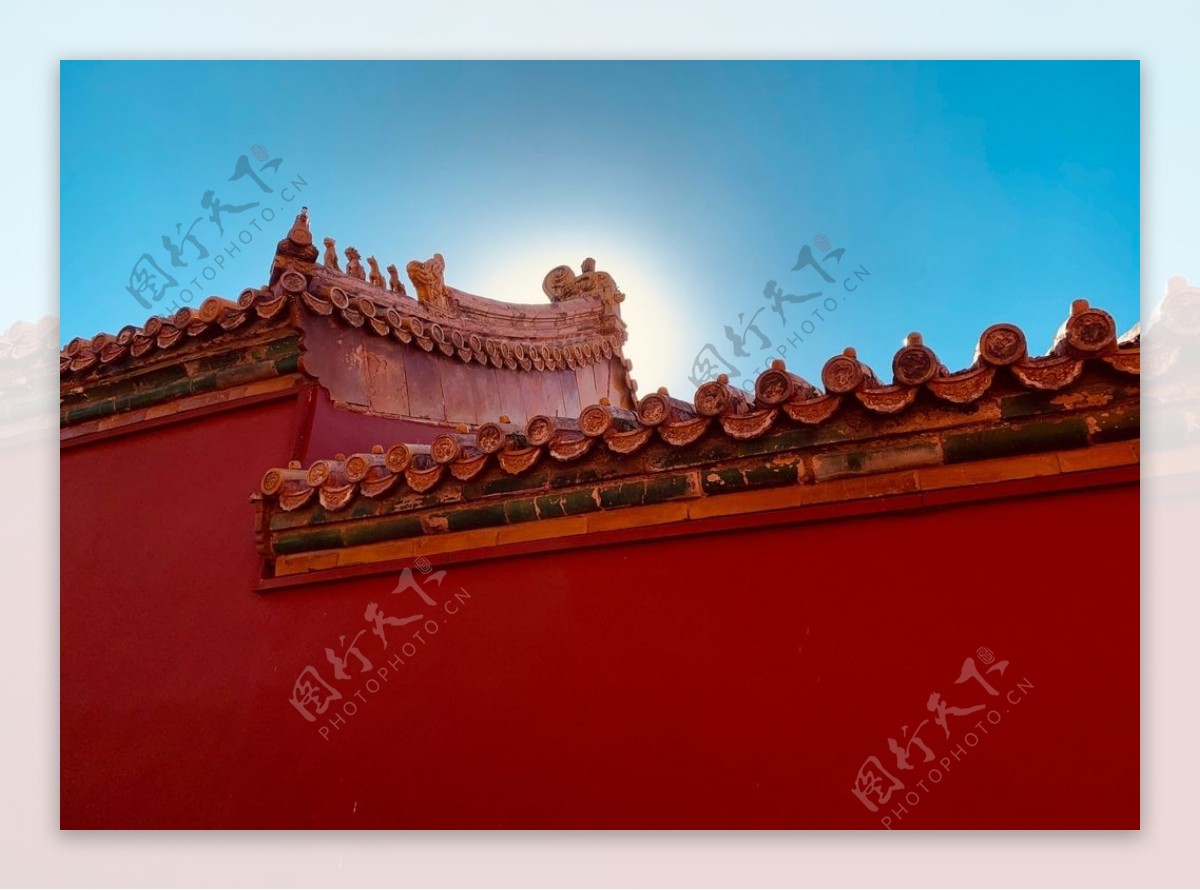 红色寺庙院墙