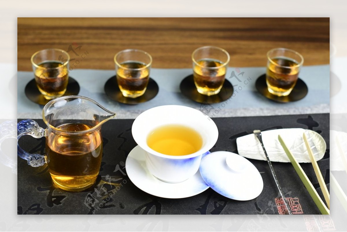 红茶茶汤茶具摄影图