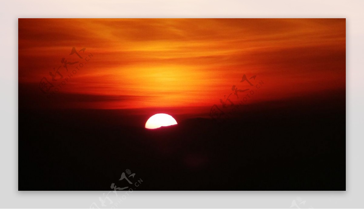 群山夕阳天空风景