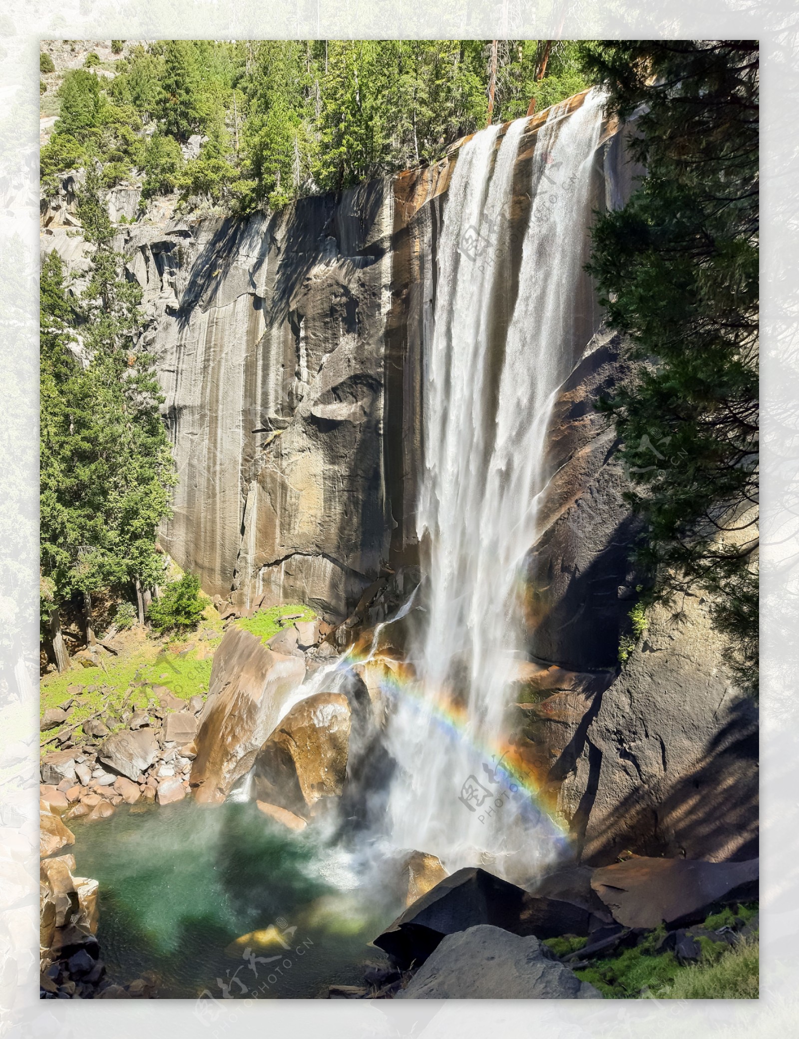 加利福尼亚州大瀑布彩虹