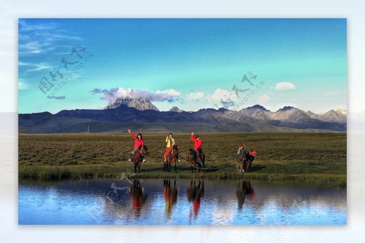 藏族自治区蓝天湖泊
