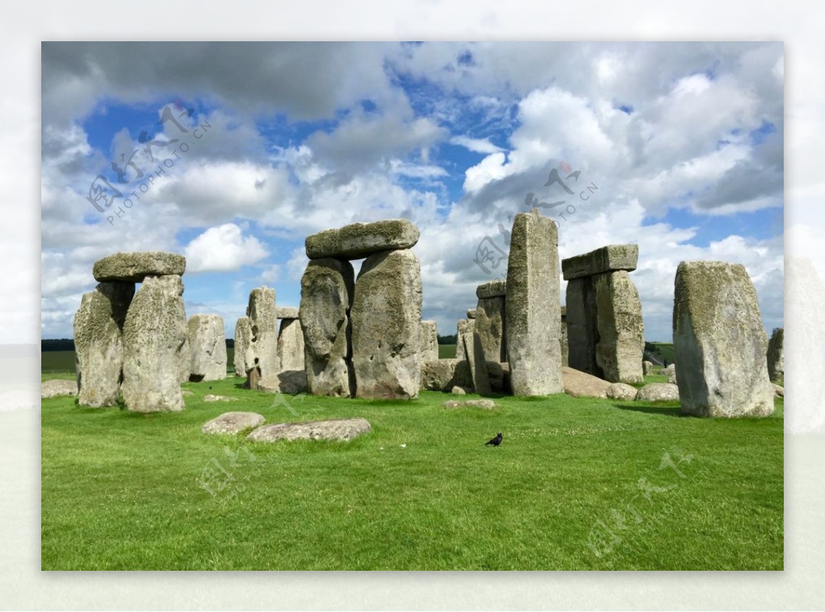 【携程攻略】索尔兹伯里史前巨石阵景点,2015年6月在英国巨石阵前端着相机边走边拍绕走一圈，这个景点很著名…
