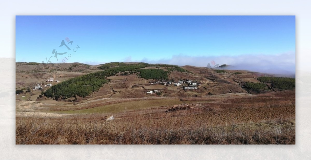 高山村庄风光