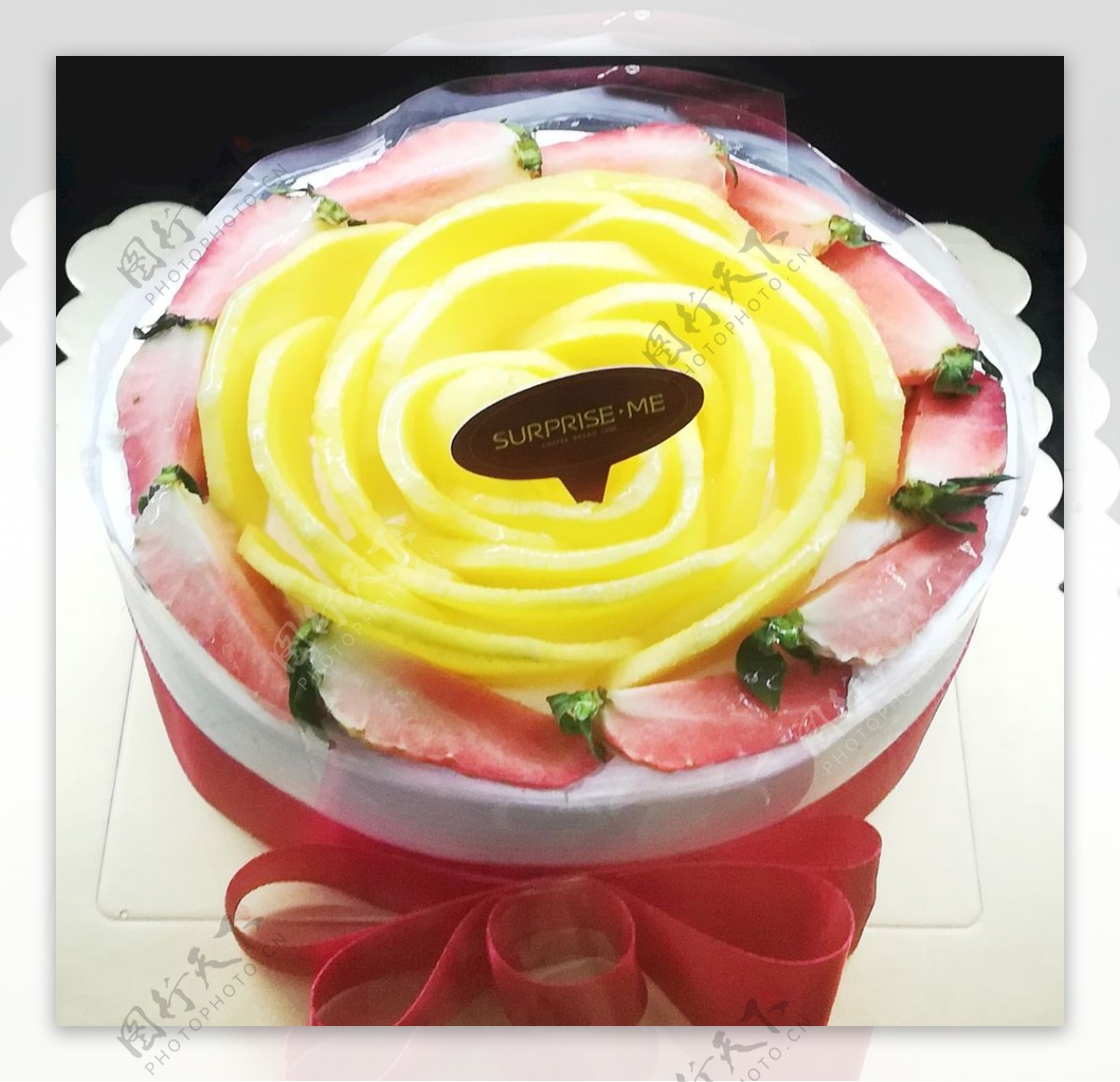 玫瑰花草莓蛋糕