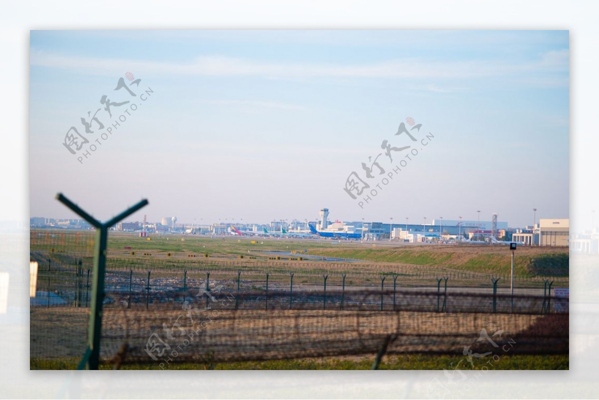 虹桥机场停机坪图片