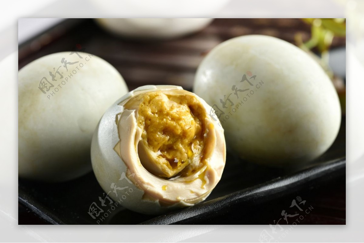 咸鸭蛋美食食材背景海报素材图片