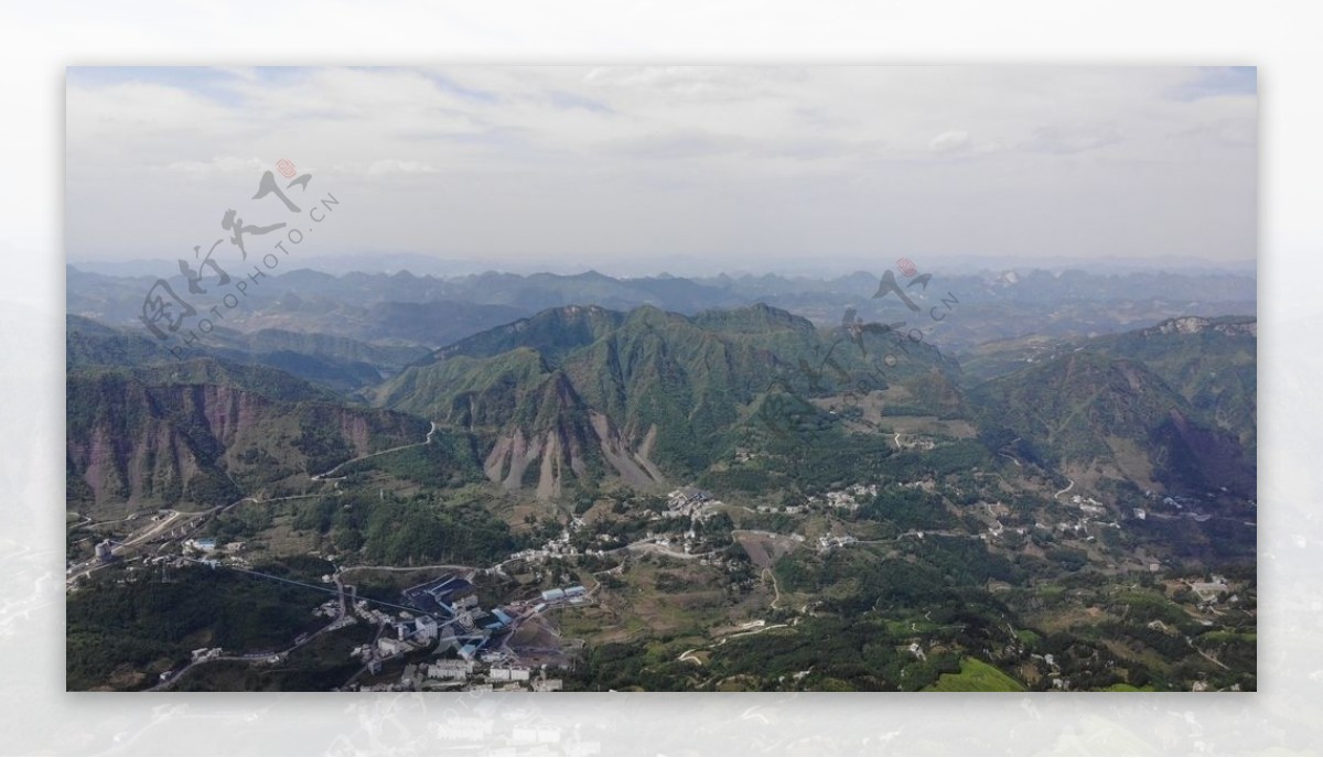 航拍贵州六盘水山区自然风光图片