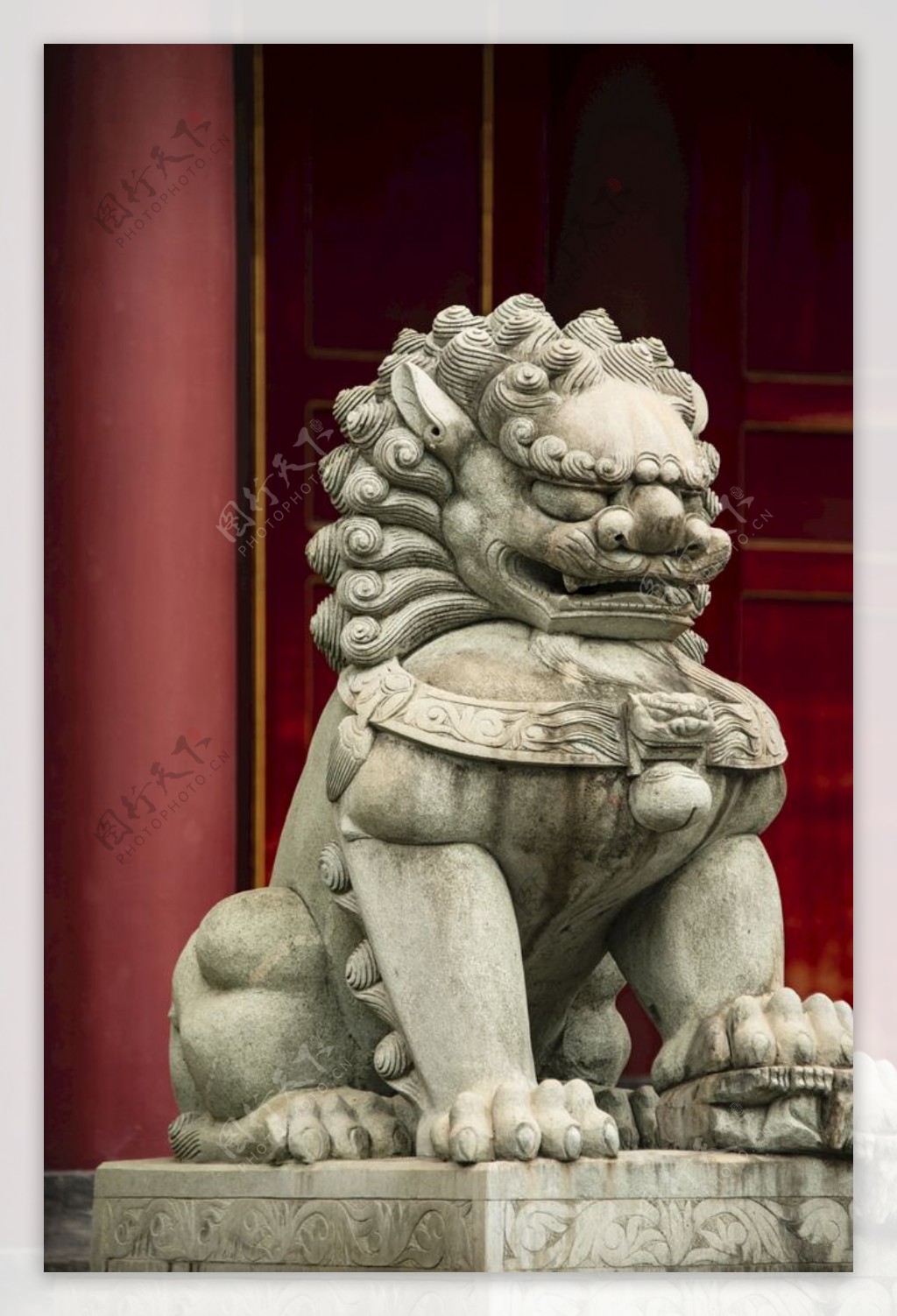 威猛石雕狮子镇守门口石狮子款式图片定做大理石狮子雕塑-阿里巴巴