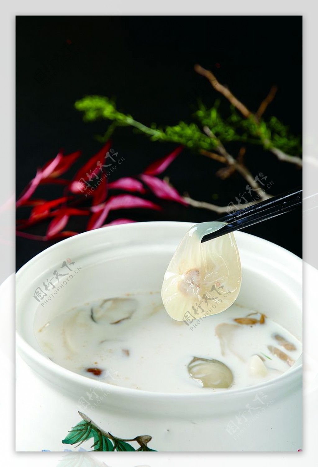 南北热菜珍菌炖竹笙蛋图片