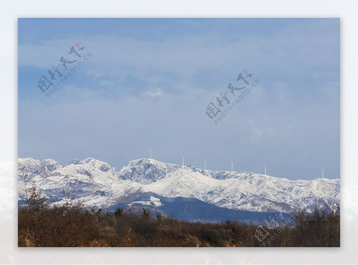 中条山雪景图片