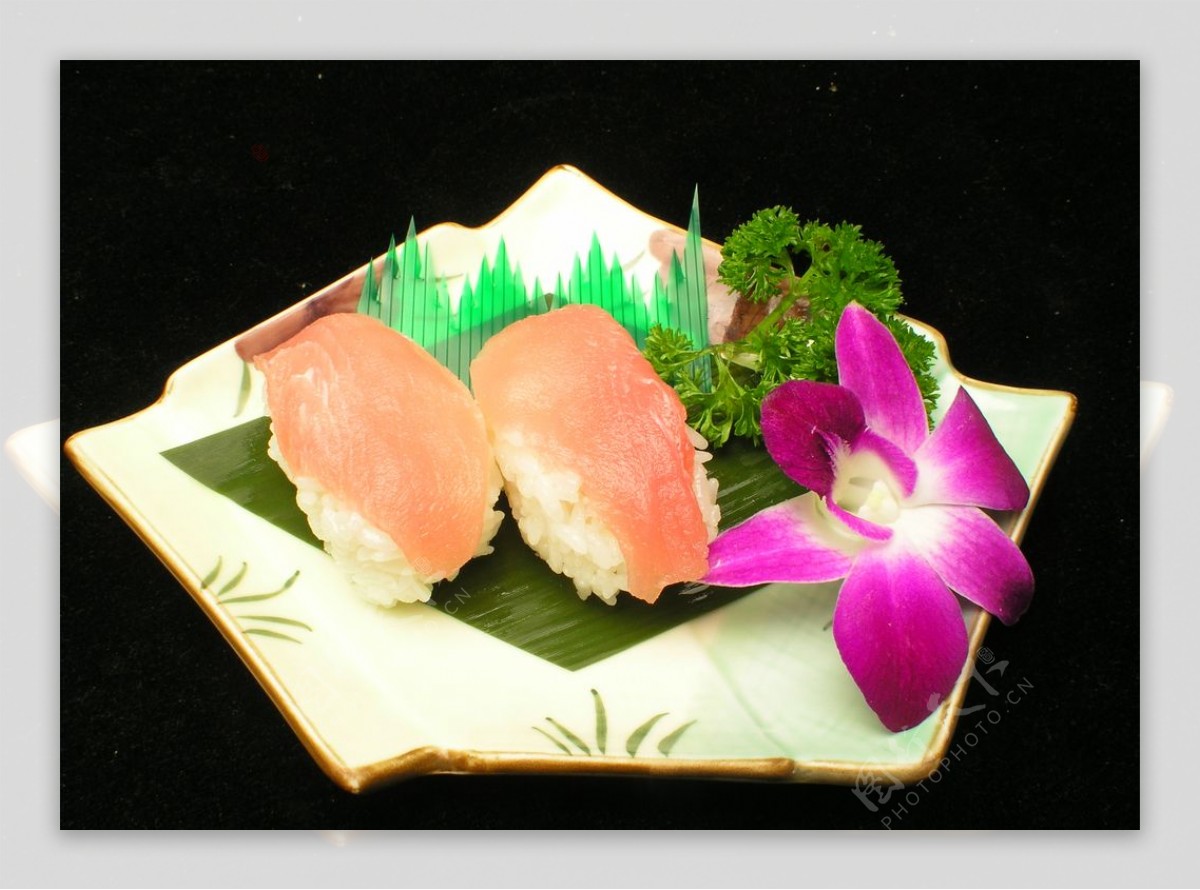 金枪鱼外卷寿司怎么做_金枪鱼外卷寿司的做法_豆果美食