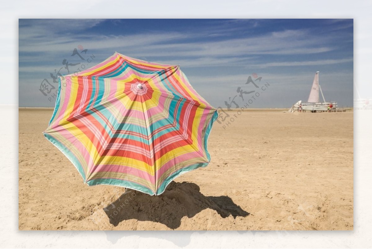 美丽的海滩-度假伞