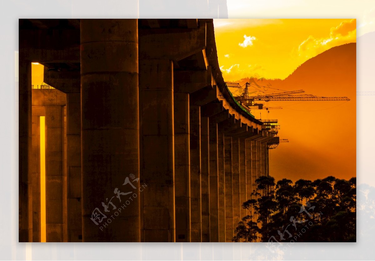 红石山大桥图片